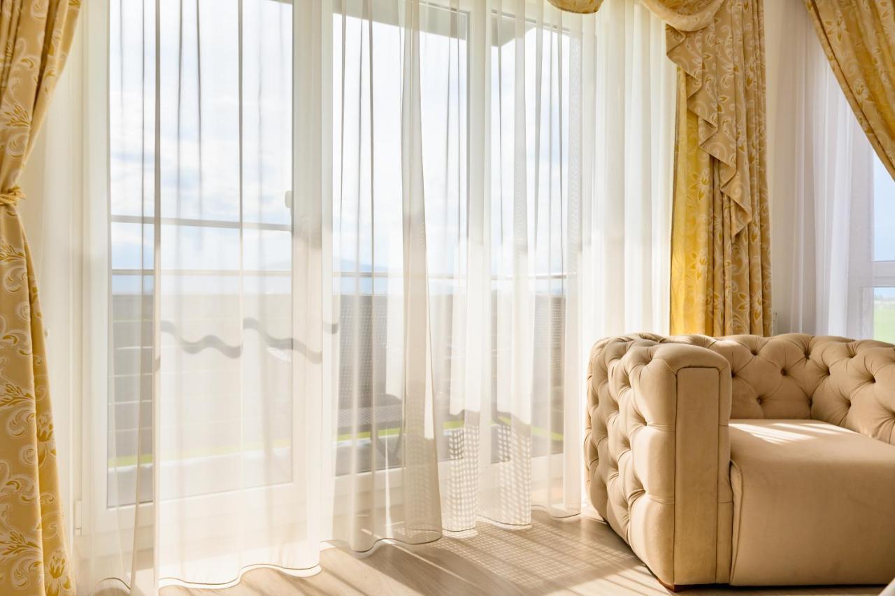 Luxury Apartment Avantgarden 3 Braşov Buitenkant foto