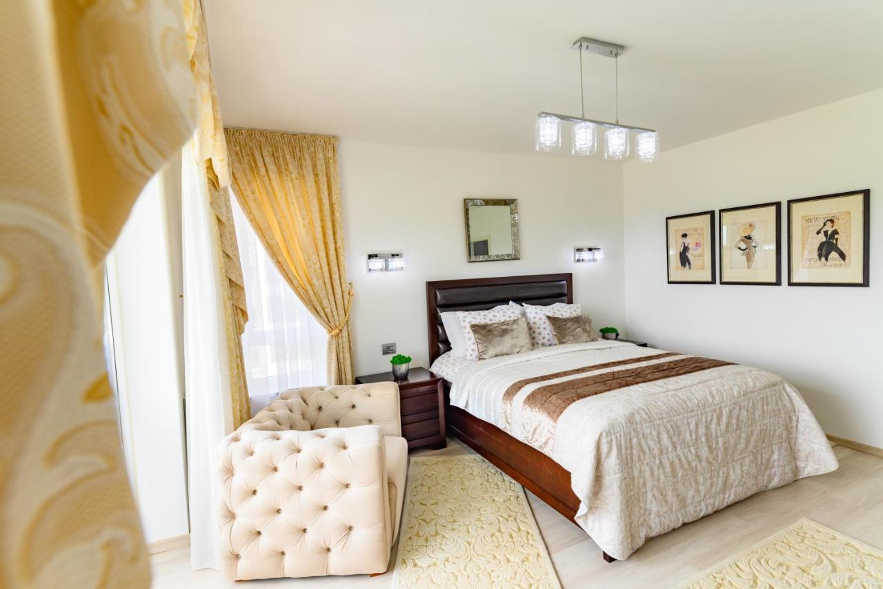 Luxury Apartment Avantgarden 3 Braşov Buitenkant foto
