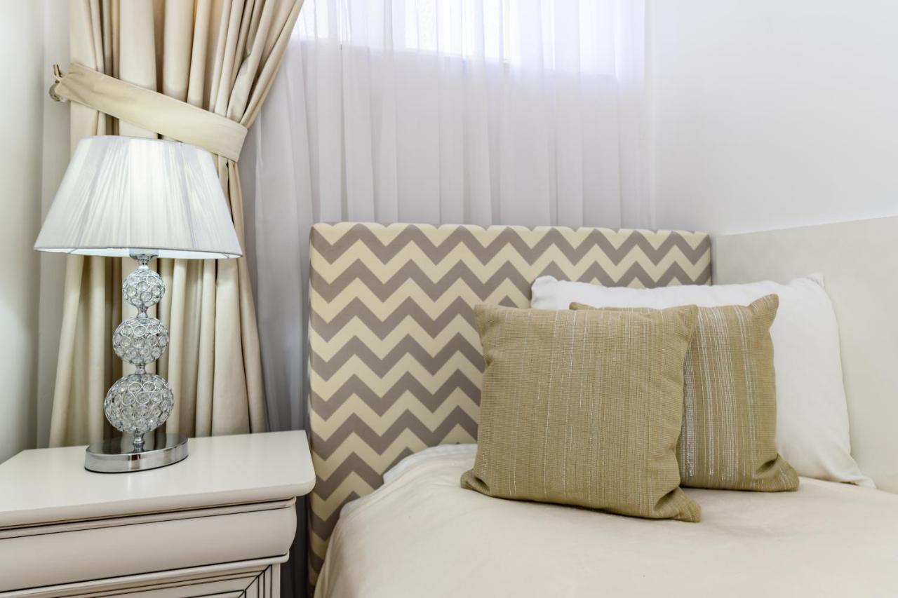 Luxury Apartment Avantgarden 3 Braşov Buitenkant foto