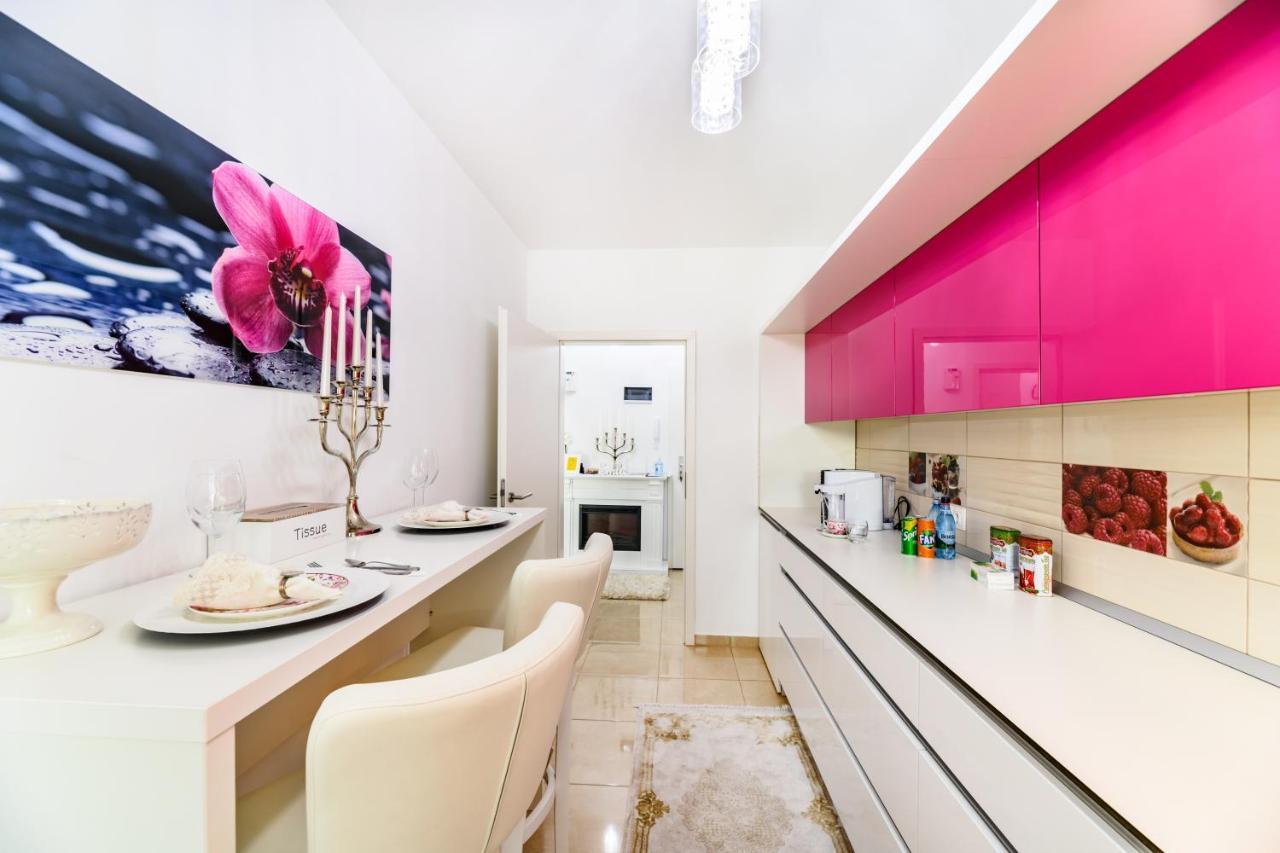 Luxury Apartment Avantgarden 3 Braşov Buitenkant foto